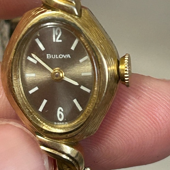 4/$100 BULOVA battery woman watch 6 inch 😎 - Picture 1 of 7